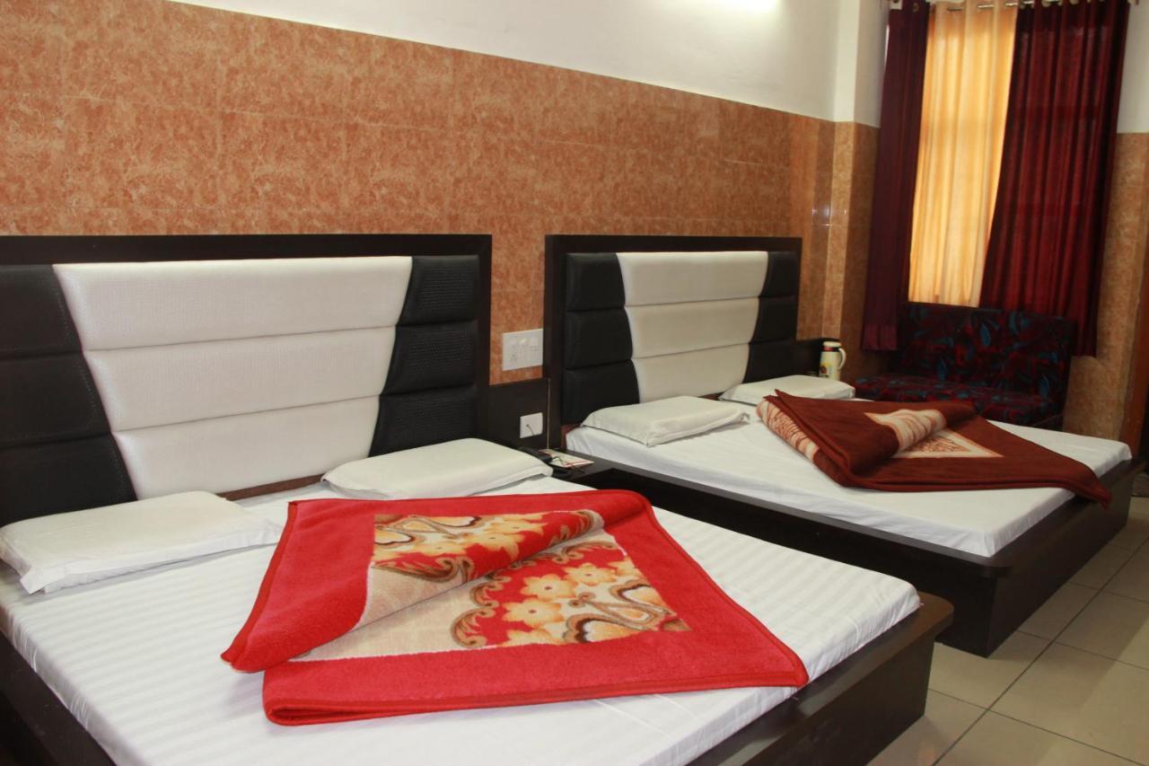 קטרה Aashirwad Hotel מראה חיצוני תמונה