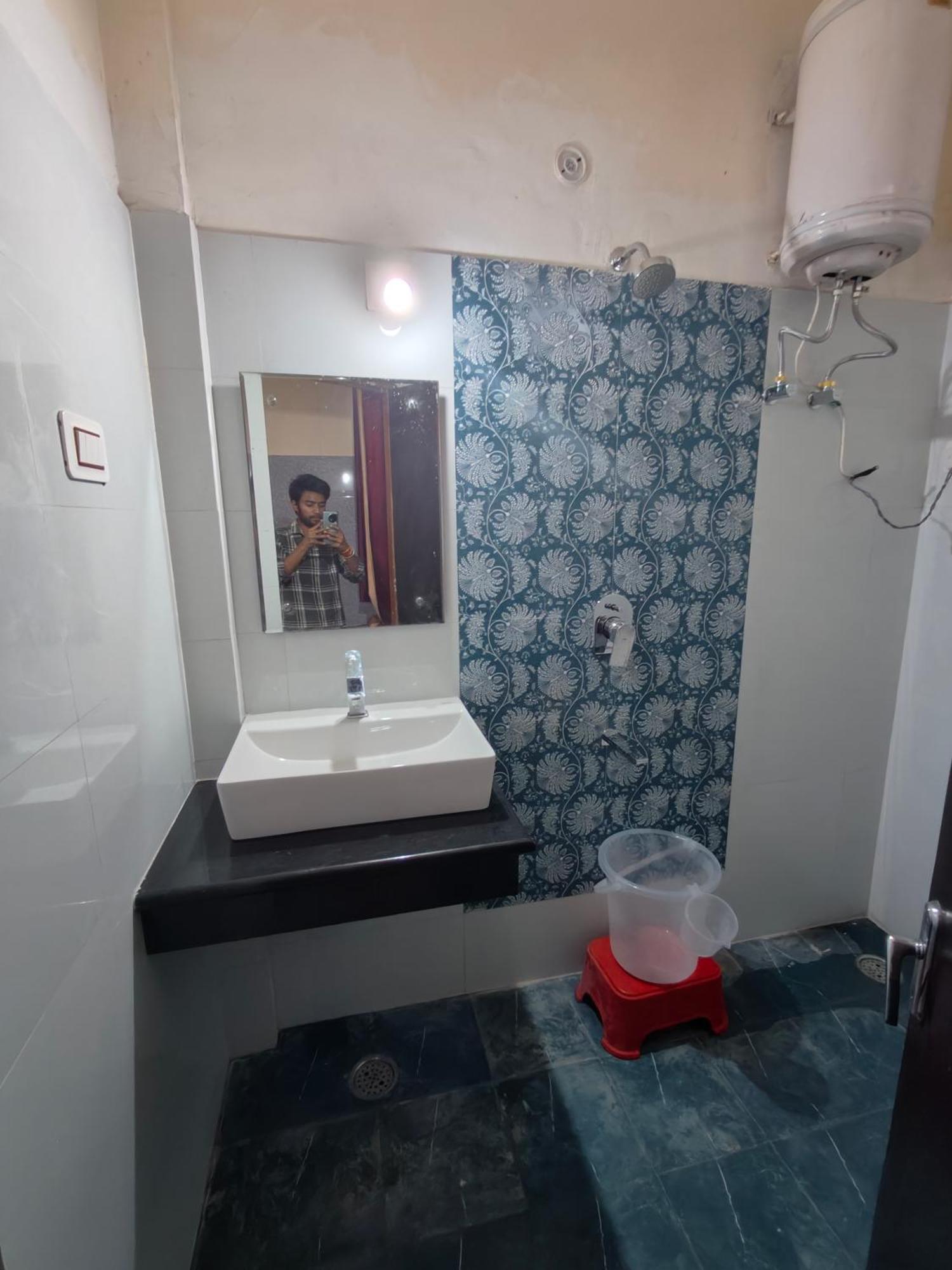 קטרה Aashirwad Hotel מראה חיצוני תמונה