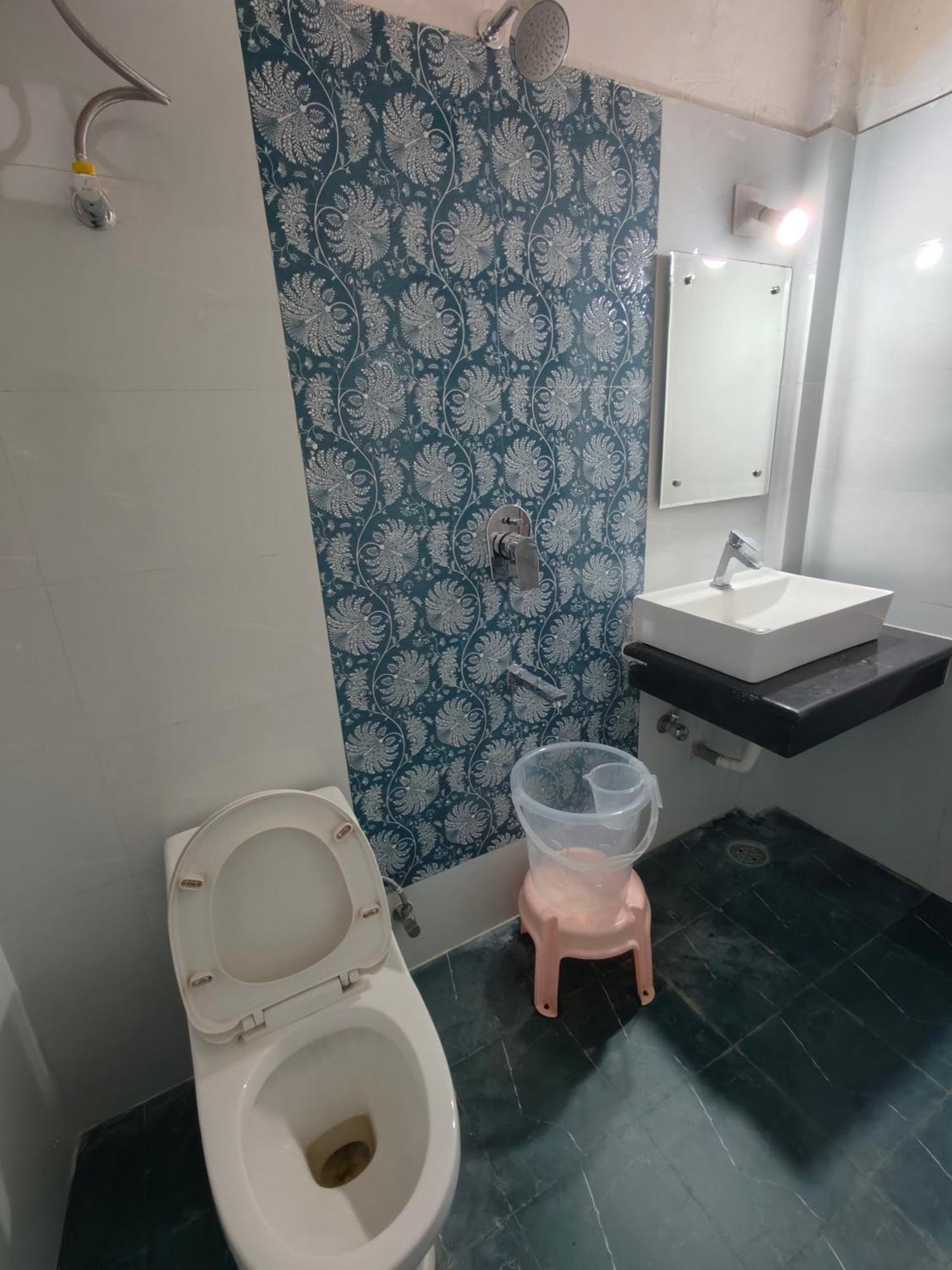 קטרה Aashirwad Hotel מראה חיצוני תמונה